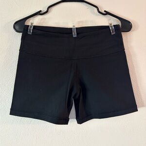 Lululemon REVERSIBLE shorts. Sz 6